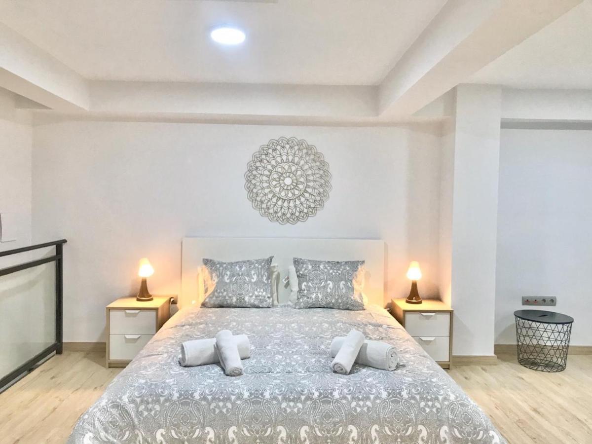 Modern & Spacious Apartment In Plaza De La Merced Málaga Exterior foto
